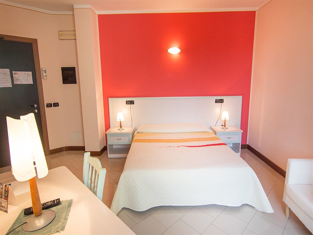 Eden Hotel Castel dʼArio المظهر الخارجي الصورة