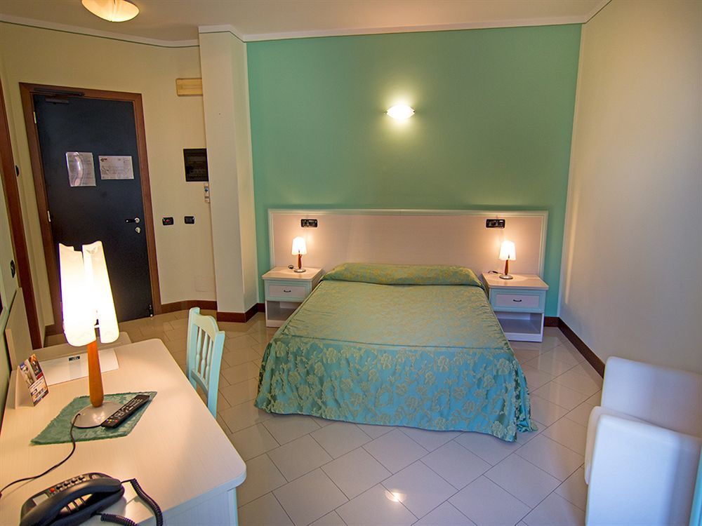 Eden Hotel Castel dʼArio المظهر الخارجي الصورة