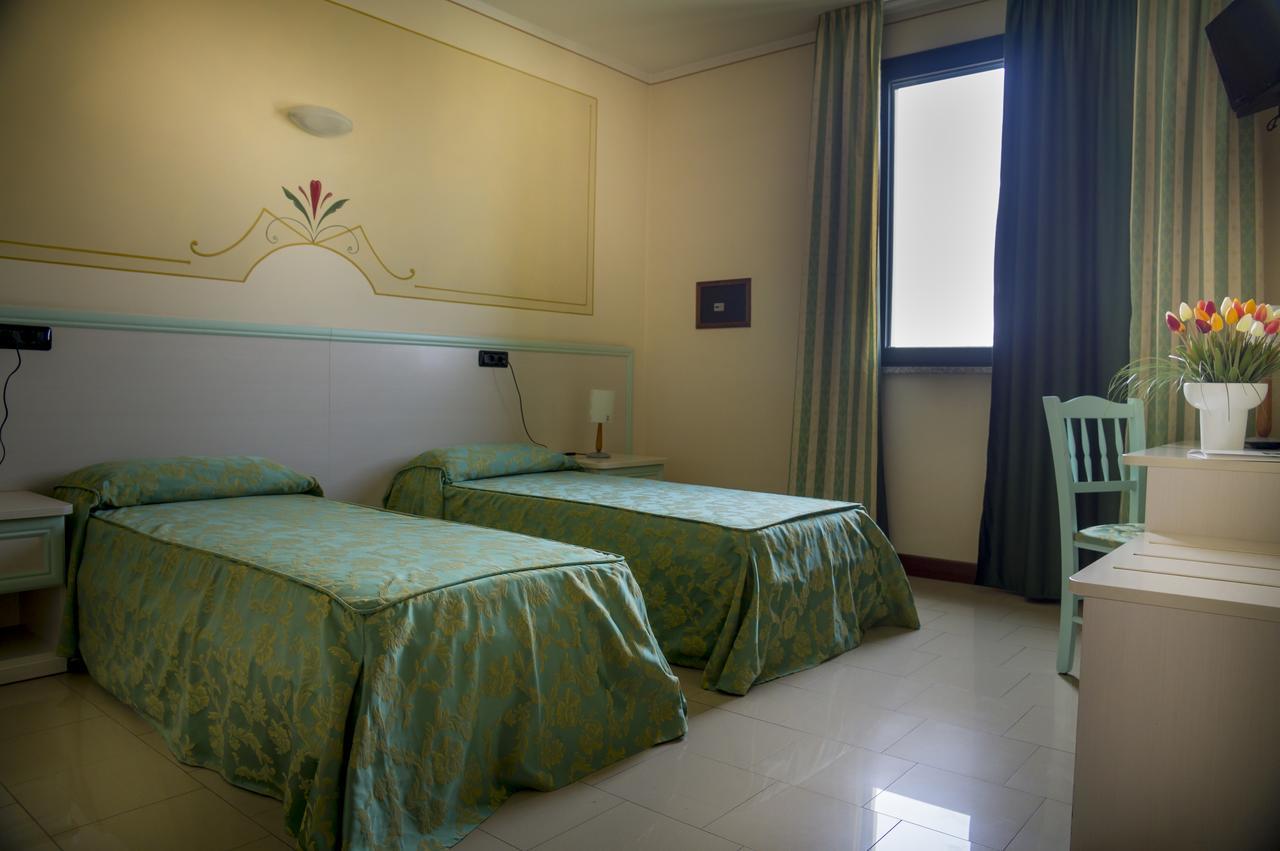 Eden Hotel Castel dʼArio المظهر الخارجي الصورة