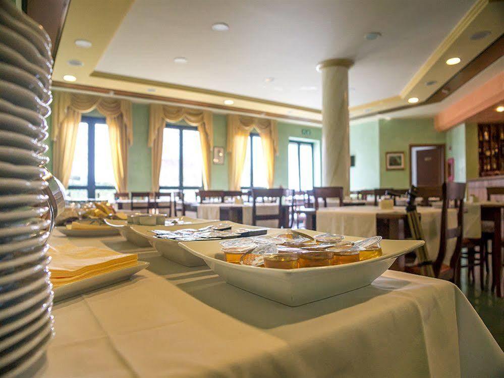 Eden Hotel Castel dʼArio المظهر الخارجي الصورة